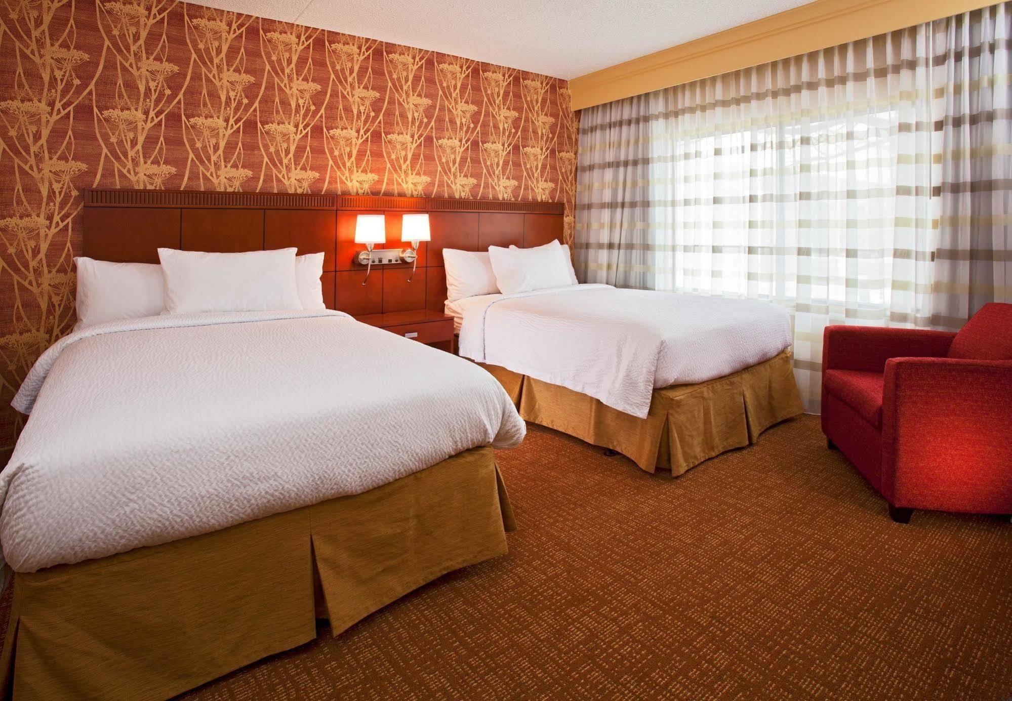 Courtyard By Marriott 3*