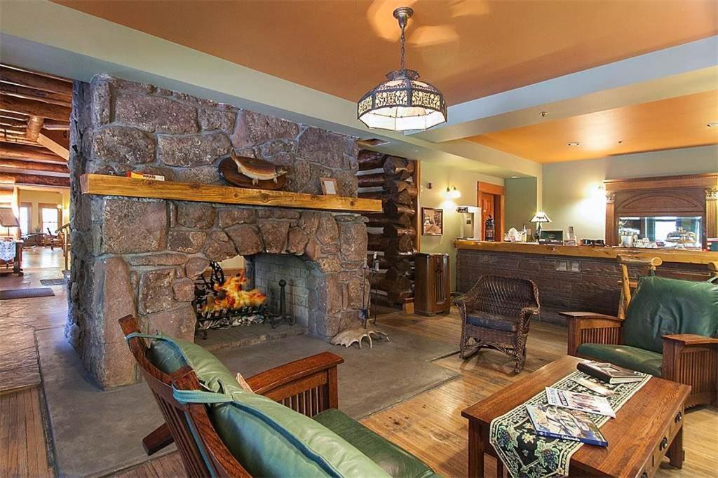 Alps Canyon Inn Boulder